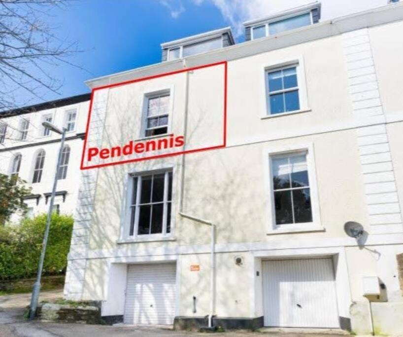 Pendennis - Bright Victorian Flat, Sea Views & Close To Beach Falmouth Exteriör bild